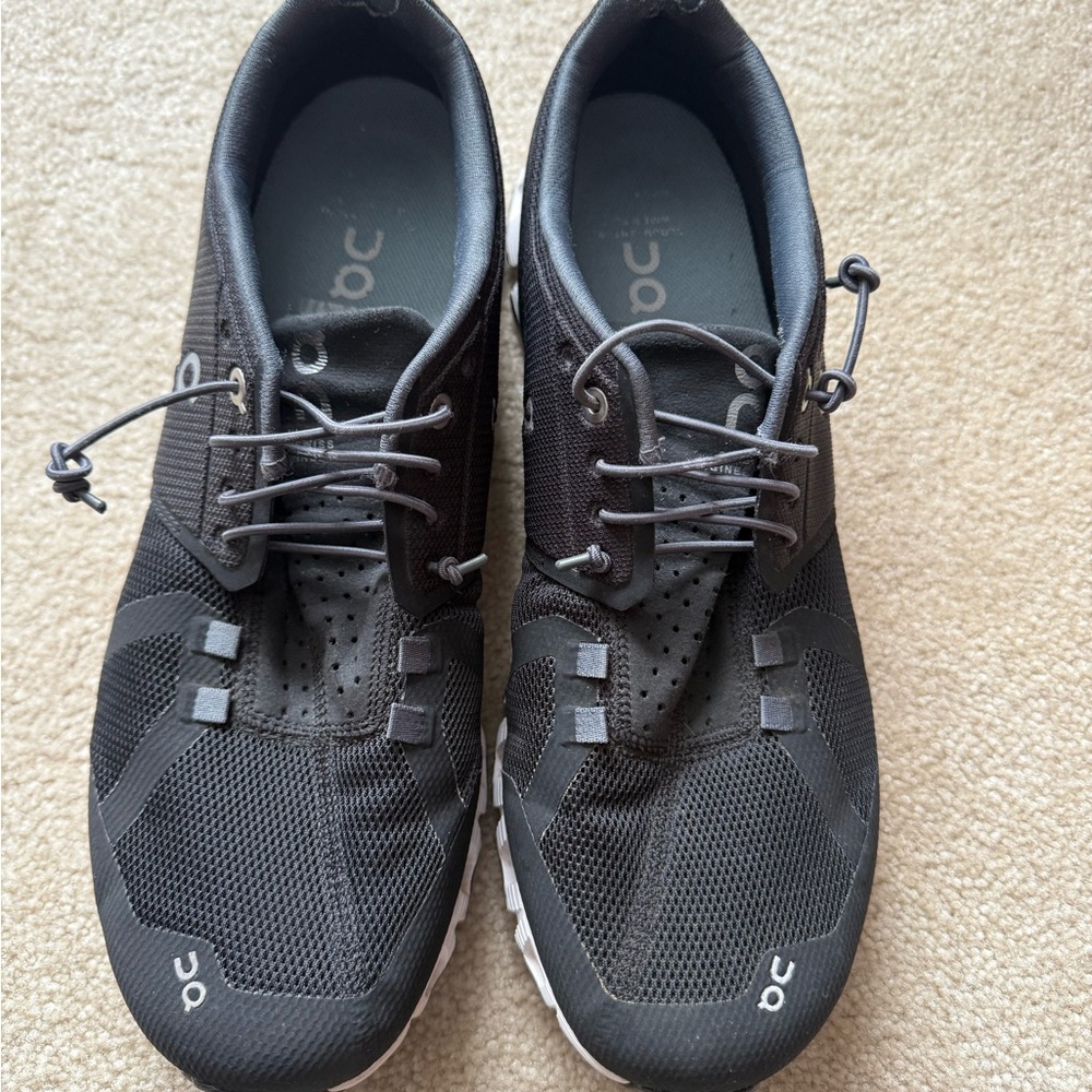On Running Men's Black and Gray Athletic Shoes